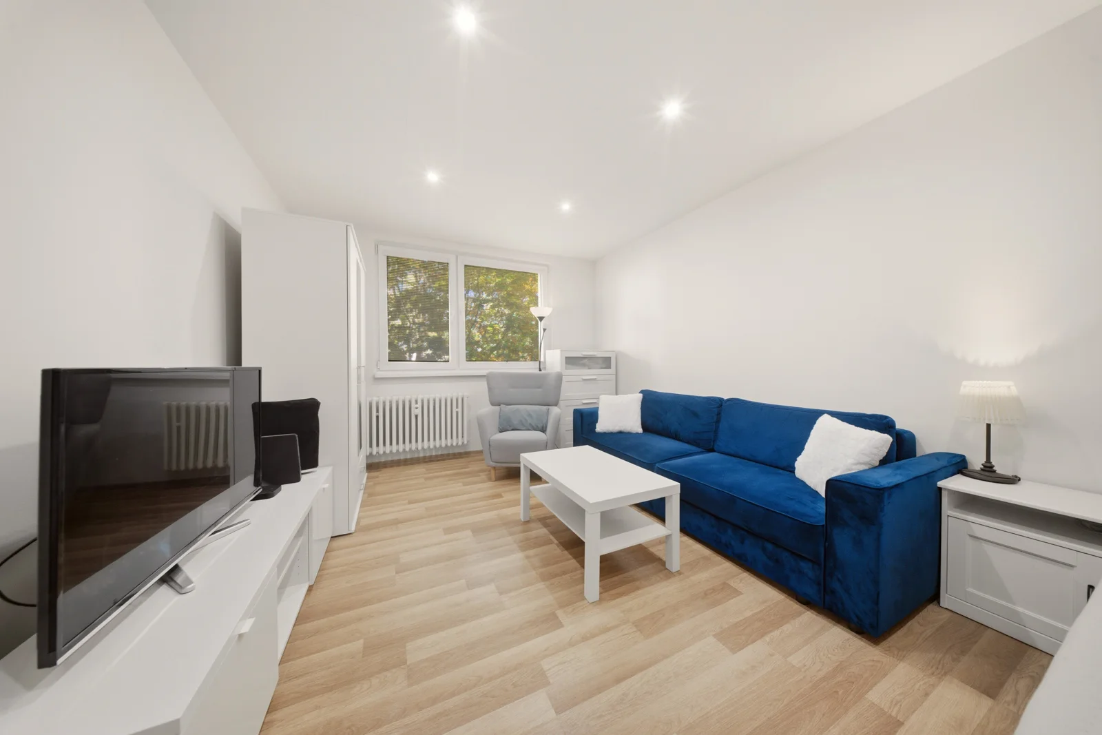 Na prenájom zrekonštruovaný a zariadený 1-izbový byt, Bratislava – Hnilecká